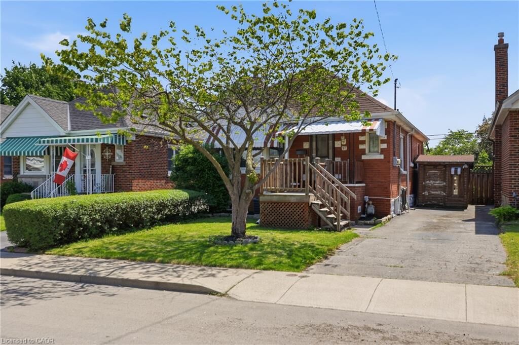 Photo de la propriété: 97 Tragina Avenue S ON L8K 2Z4