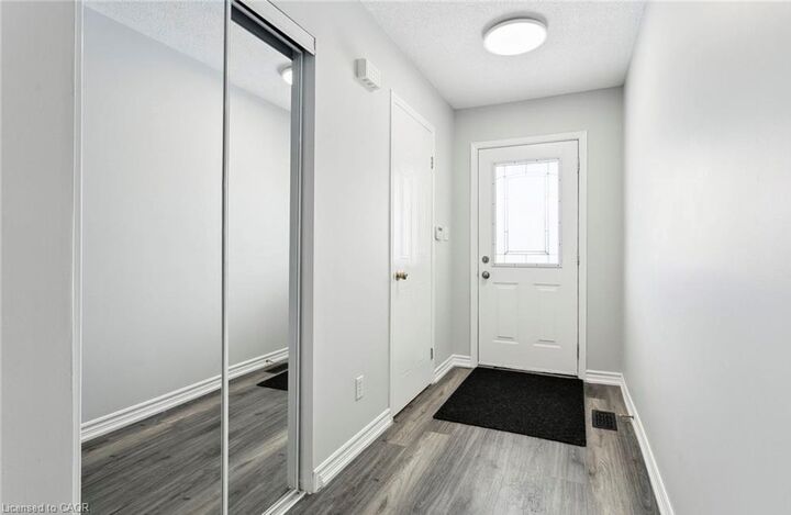 Property Photo:  159 Henhoeffer Crescent  ON N2E 4H2 