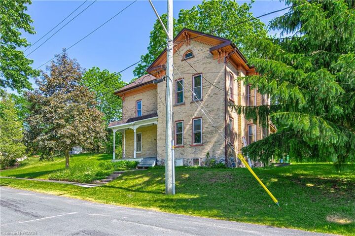 Property Photo:  33 Scheifele Place  ON N0B 1M0 