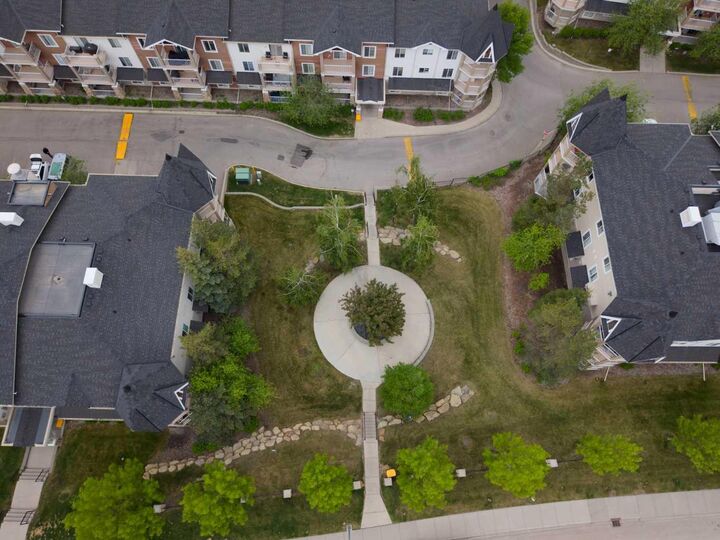 Property Photo: 70 Panamount Drive NW 3304 AB T3K 6K3