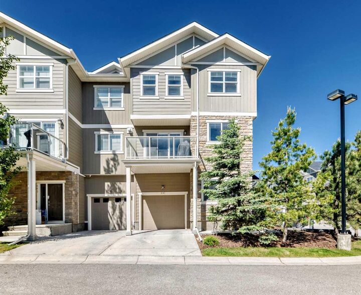 Property Photo:  201 Evanston Manor NW  AB T3P 0R8 
