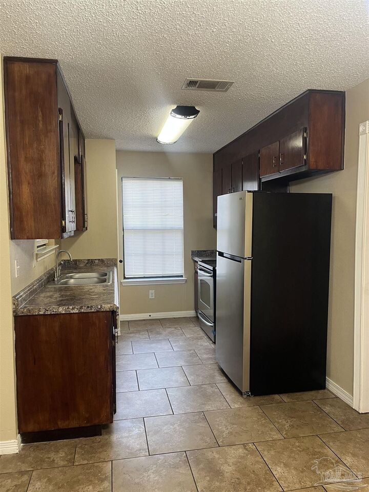 Property Photo: 5898 Independence Dr FL 32570