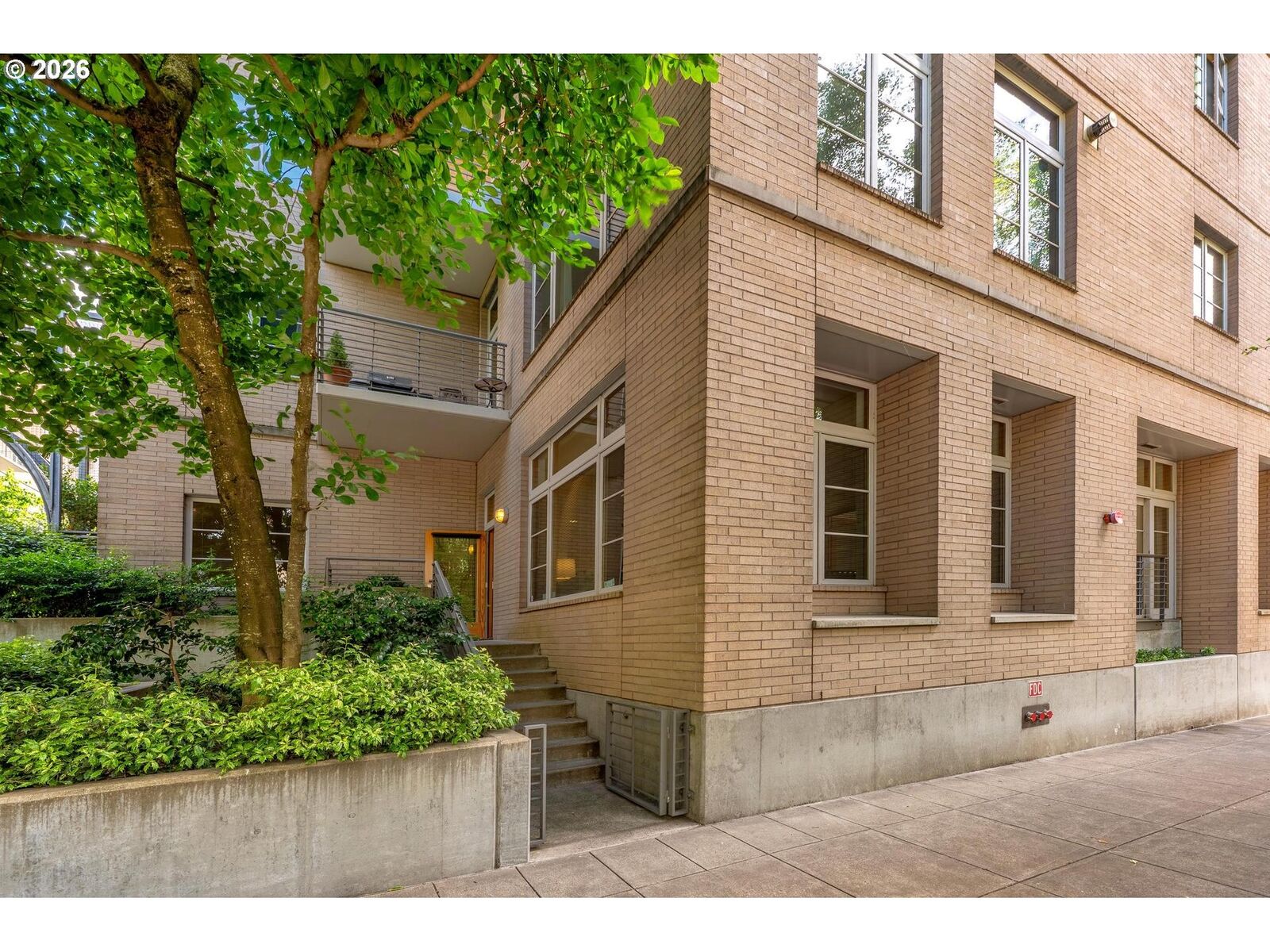 Property Photo:  1120 NW Northrup St 102  OR 97209 