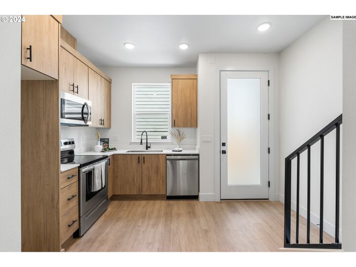 Property Photo: 6649 N Fessenden St OR 97203