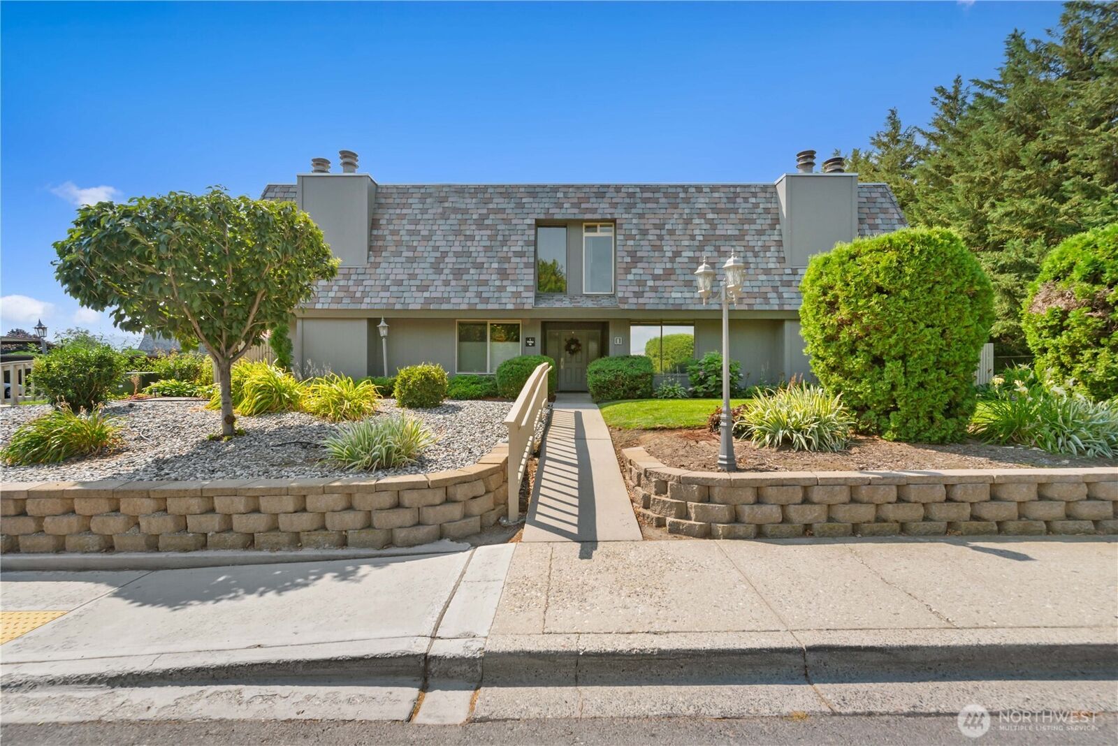 Property Photo: 1535 Castlerock Avenue 12 WA 98801