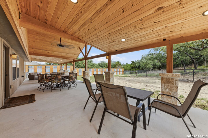 Property Photo: 1184 Summit Blf TX 78133