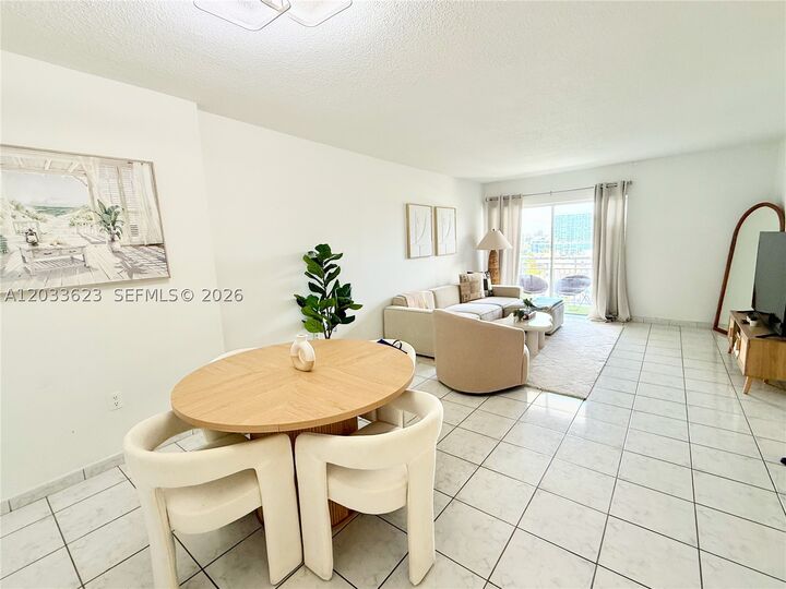 Property Photo:  400 Kings Point Dr 928  FL 33160 
