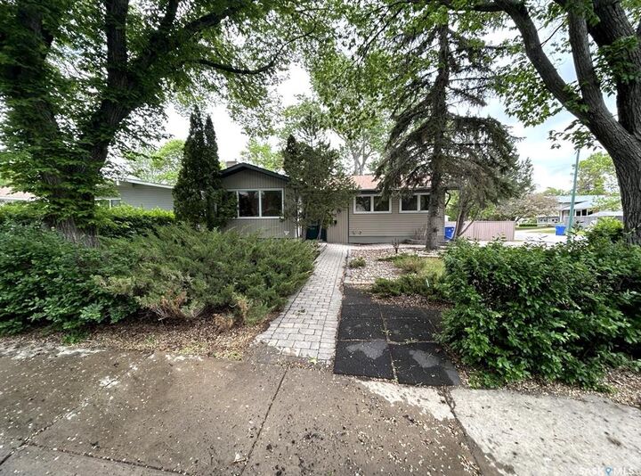 Property Photo: 901 Shannon Road SK S4S 5K3