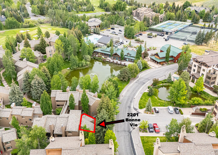 Property Photo:  2201 Bonne Vie Condo Dr  ID 83353 