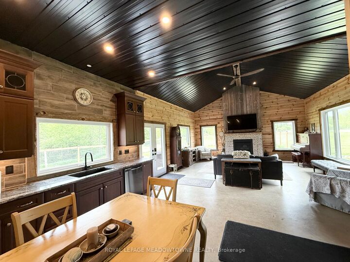 Property Photo: 394 Lavallee Road ON K7V 3Z4