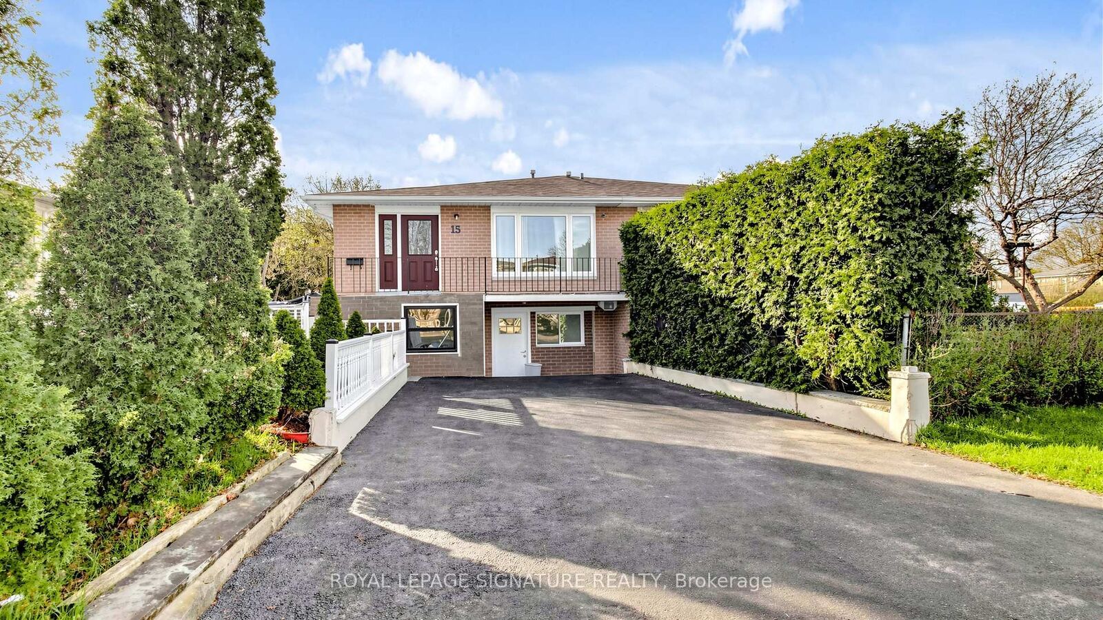 Property Photo: 15 Gainsborough Road ON L6S 1X2