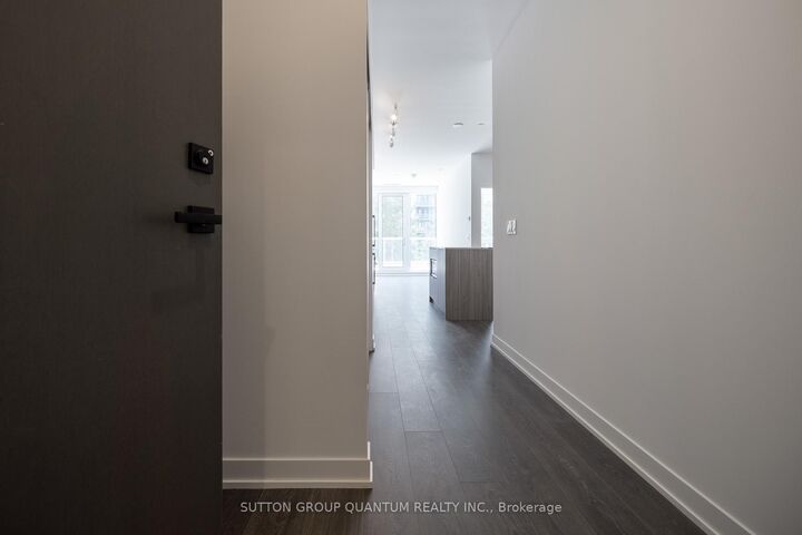 Property Photo: 15 Holmes Avenue 316 ON M2N 0L4