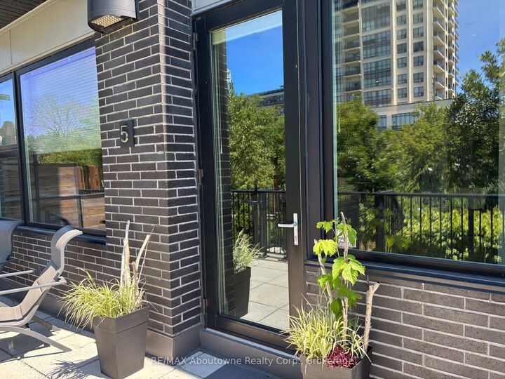 Property Photo: 53 Arthur Street S Rl5 ON N1E 0P5