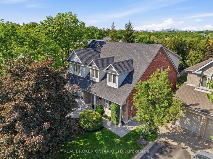 Property Photo: 2205 Shaftesbury Court ON L6H 6C6
