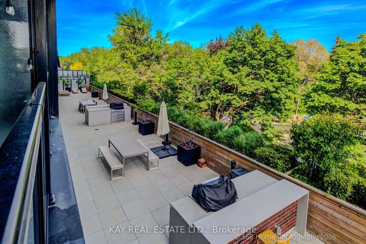 Property Photo: 2799 Kingston Road 305 ON M1M 1N1