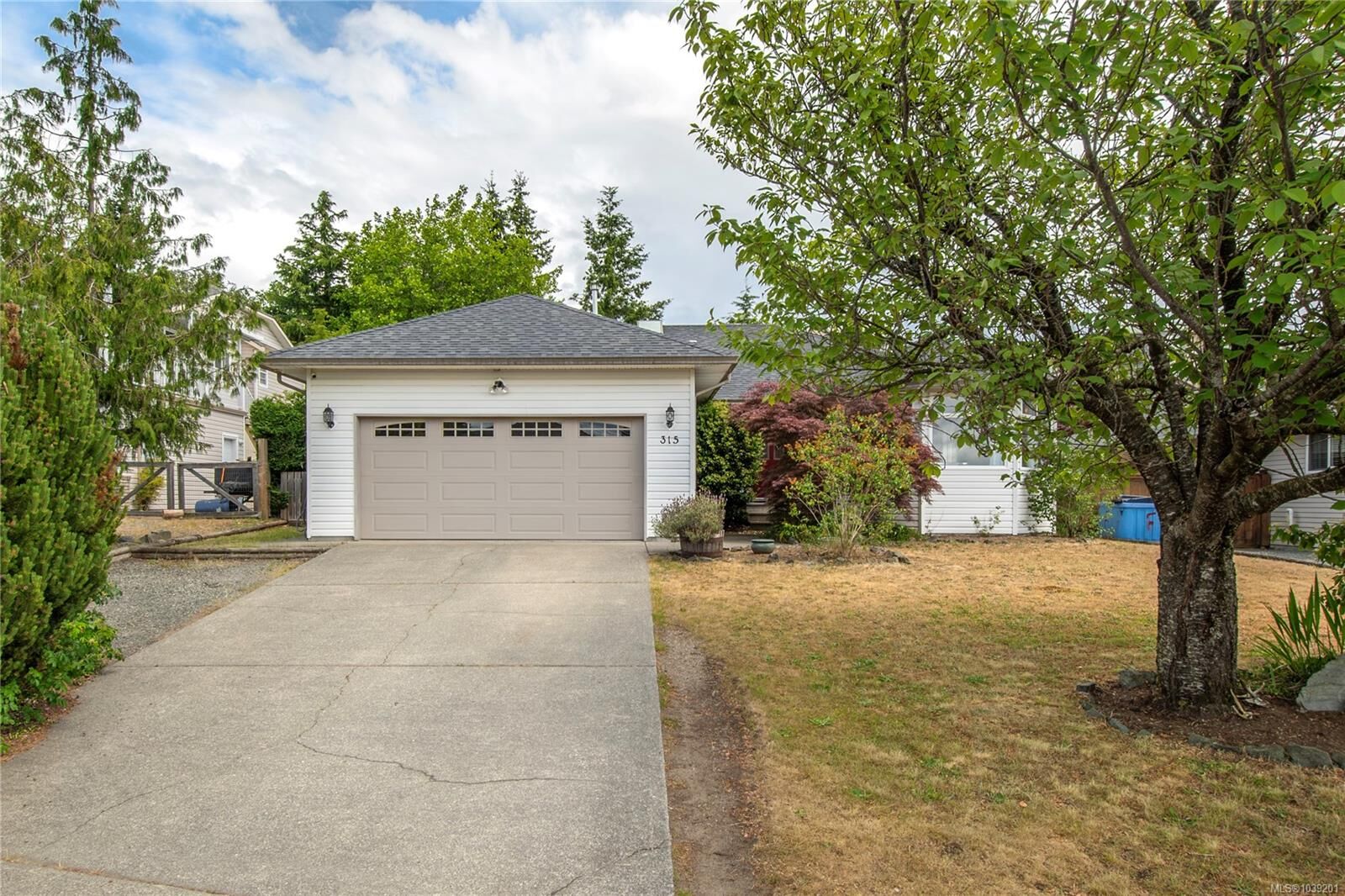 Property Photo:  315 Stratford Dr  BC V9W 8A1 