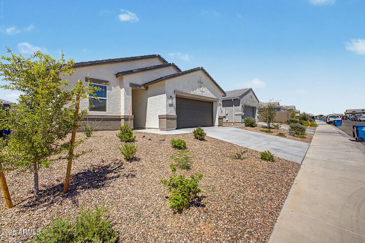 Property Photo:  1816 W Sombra Avenue  AZ 85120 