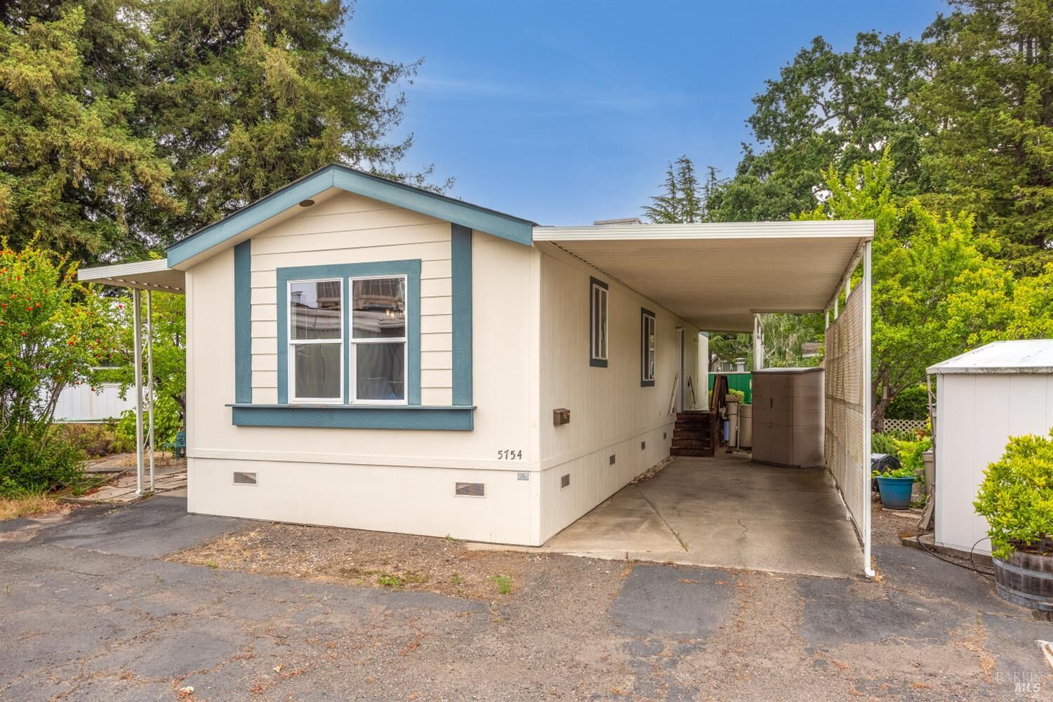 Property Photo: 5754 Lois Avenue CA 95403