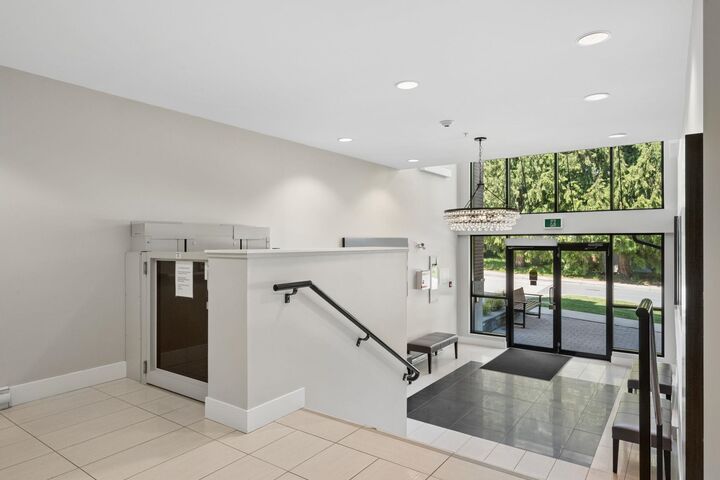 Property Photo: 15188 29A Avenue 102 BC V4P 1H1