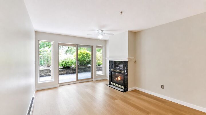 Property Photo:  33478 Roberts Avenue 105  BC V2S 8E1 