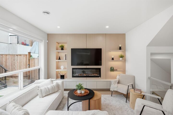 Property Photo: 9320 Ebor Road BC V4C 3K7