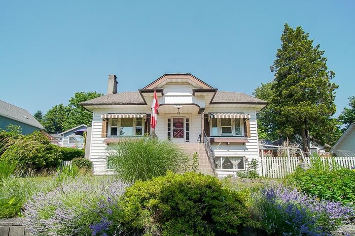 817 Sangster Place — photo 1