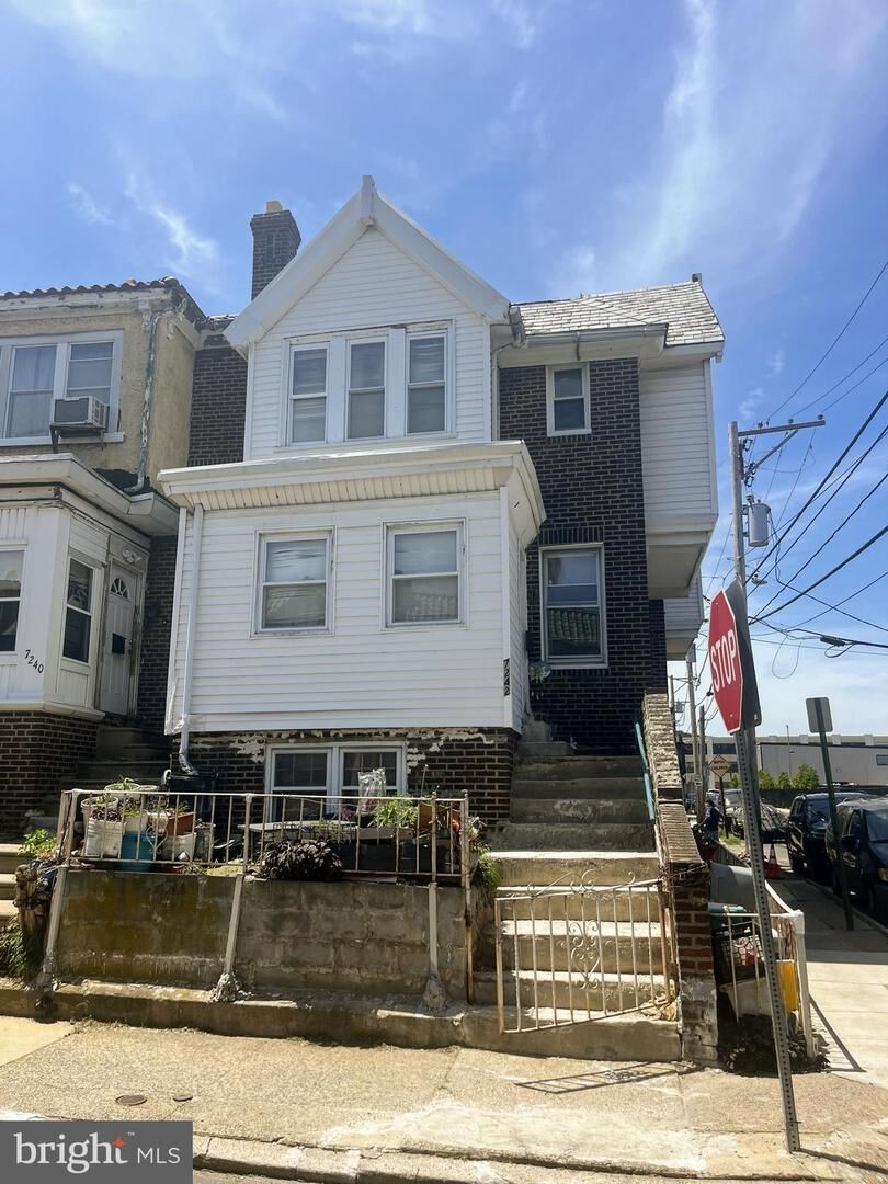 Property Photo:  7242 Sansom Street  PA 19082 