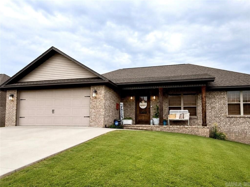 Property Photo: 1209 E Date St AR 72802
