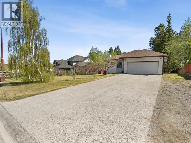 Property Photo:  34 Thompson Road  YT Y1A 0C4 