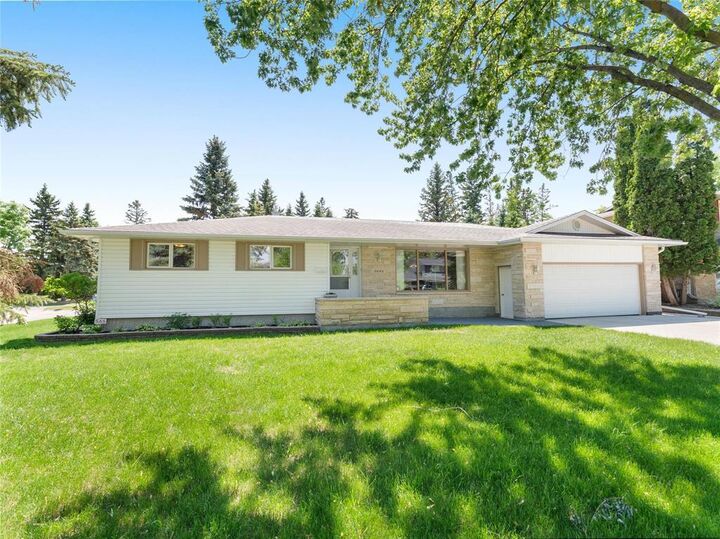 Property Photo:  3092 Assiniboine Avenue  MB R3K 0B1 