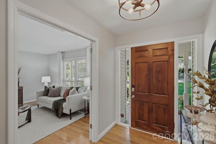 Property Photo: 6109 Kingstree Drive NC 28210