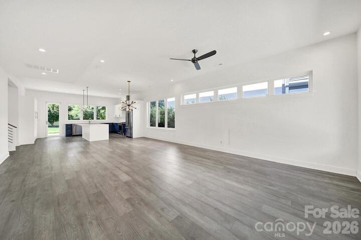 Property Photo:  1243 Realta Drive  NC 28211 