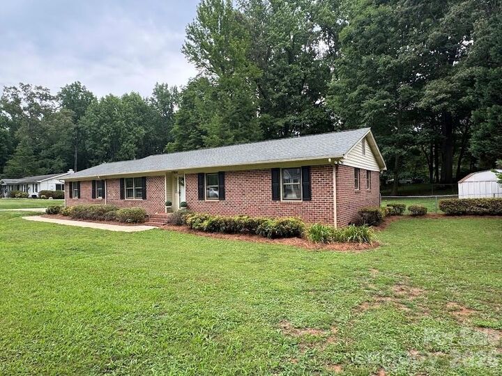 Property Photo:  9409 Wedgewood Drive  NC 28078 