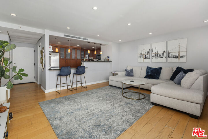 Property Photo:  2170 Century Park  CA 90067 