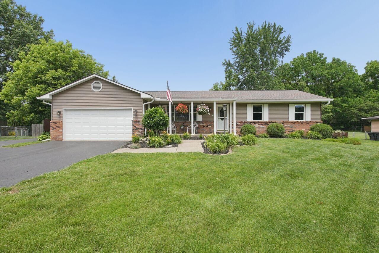 Property Photo: 214 Greenbrier Road OH 43074
