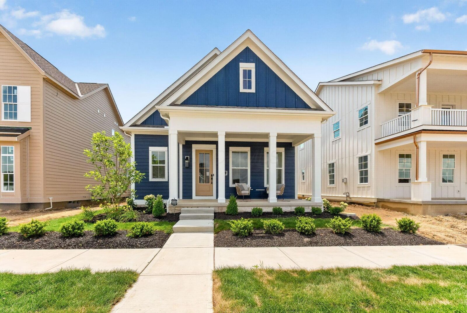 Property Photo:  2048 Leopold Drive  OH 43035 