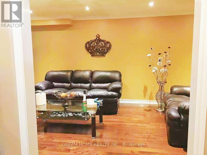 Property Photo: 67 Cornell Crescent ON L3S 3H2