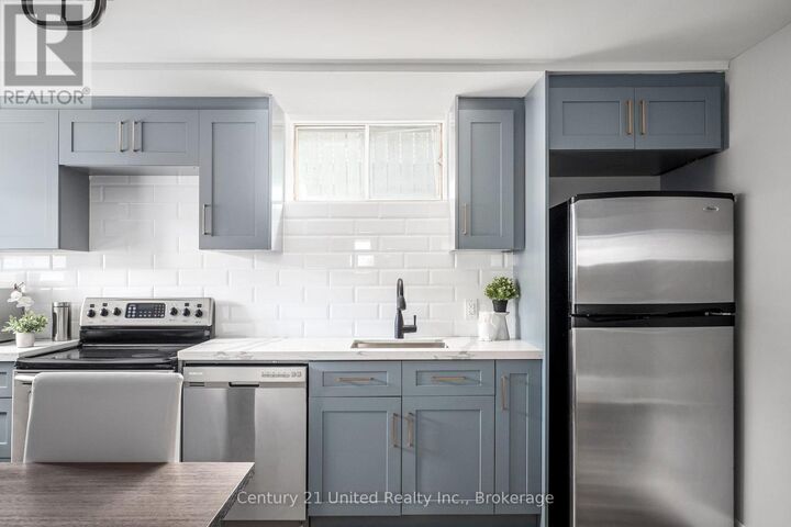Property Photo:  2607 Foxmeadow Road Unit B  ON K9L 1X3 