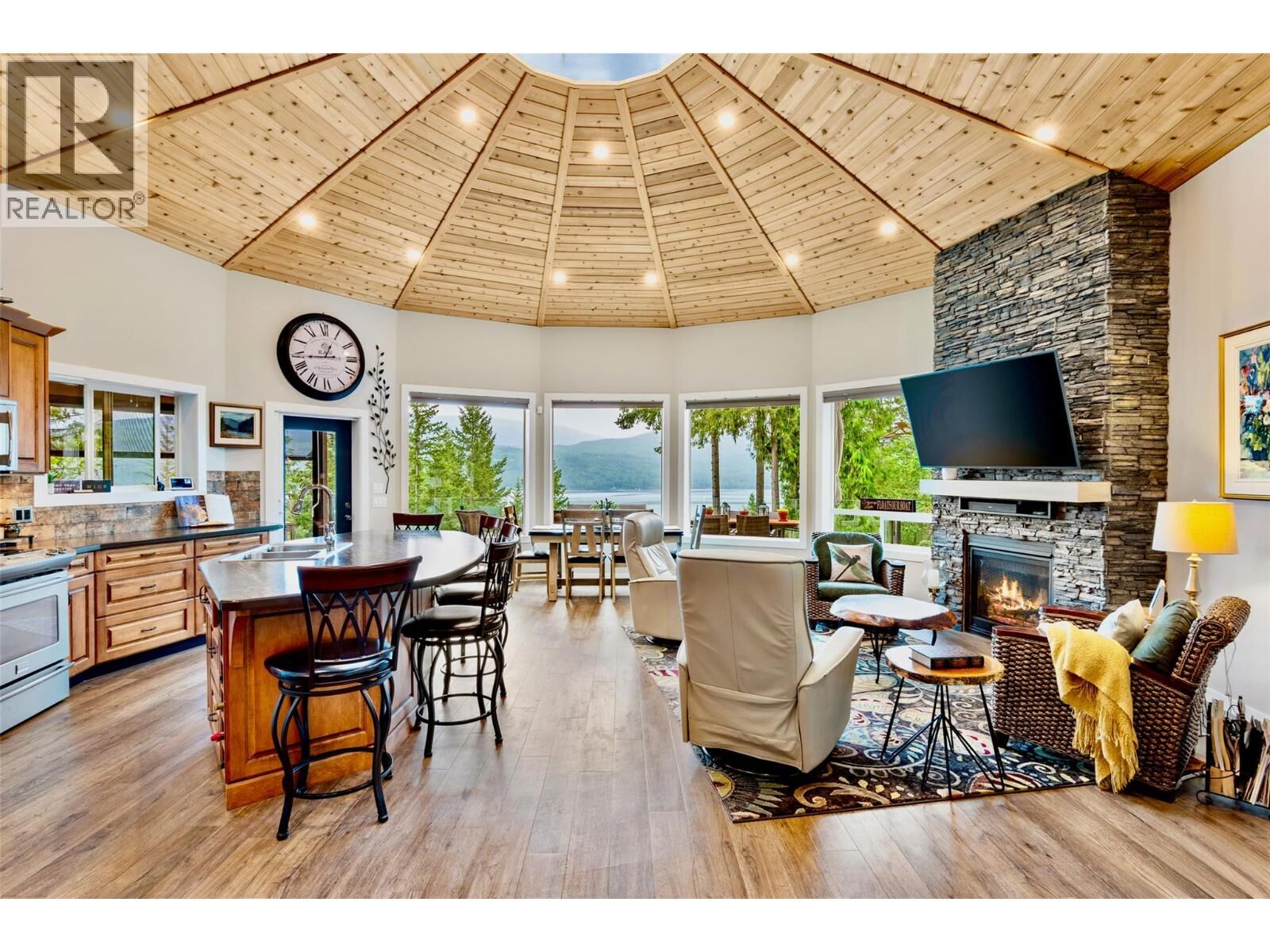 Property Photo: 7712 Columbia Drive BC V0E 1M8