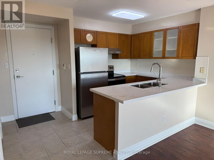 Property Photo:  188 Doris Avenue 816  ON M2N 6Z5 