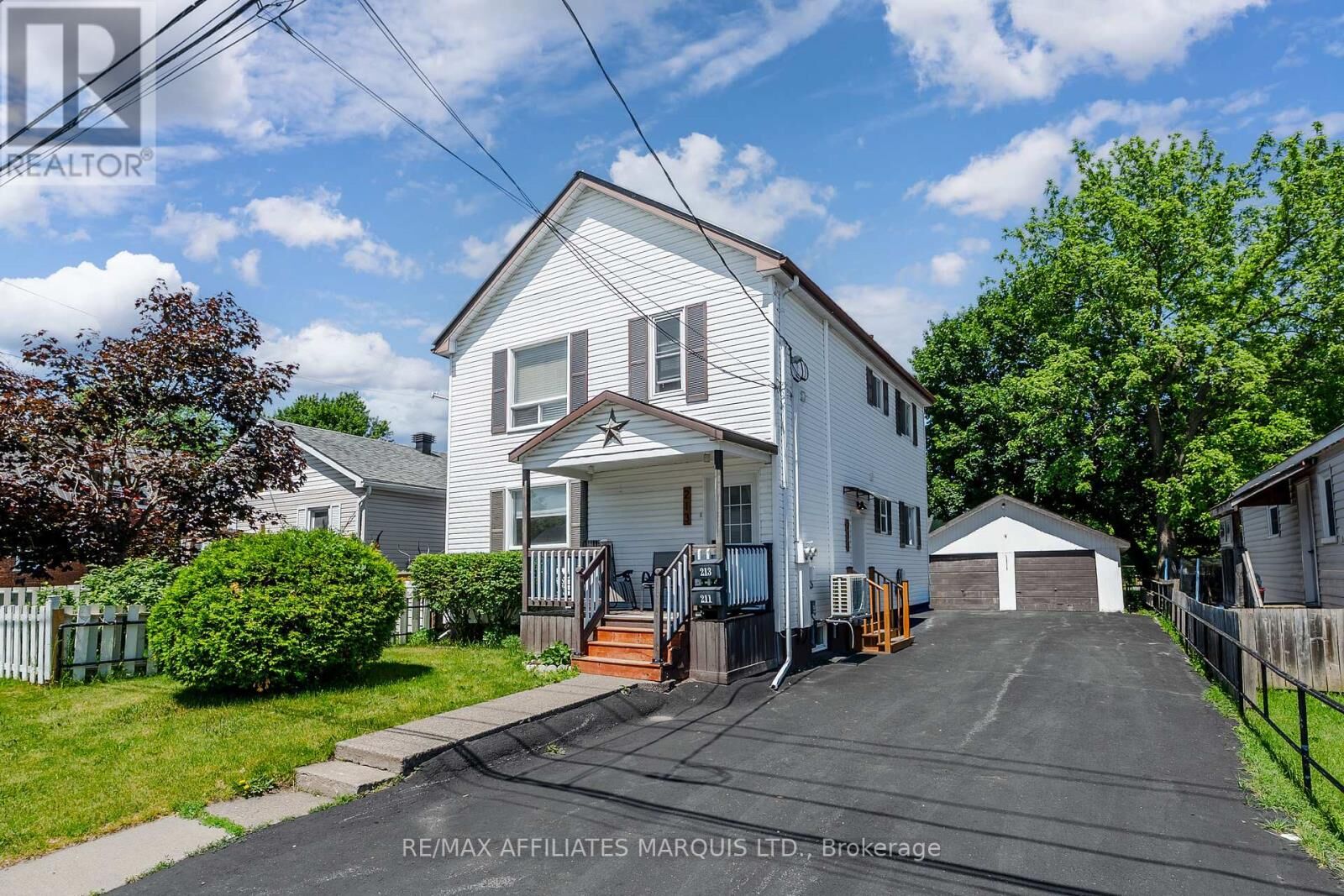 Property Photo: 213 8th Street East ON K6H 2S6