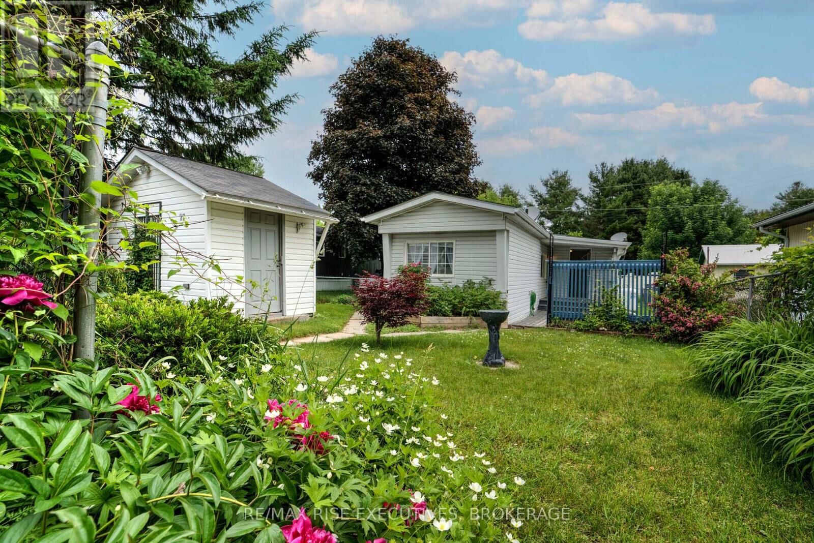 Property Photo: 104 Ellisville Road 27 ON K0H 2N0