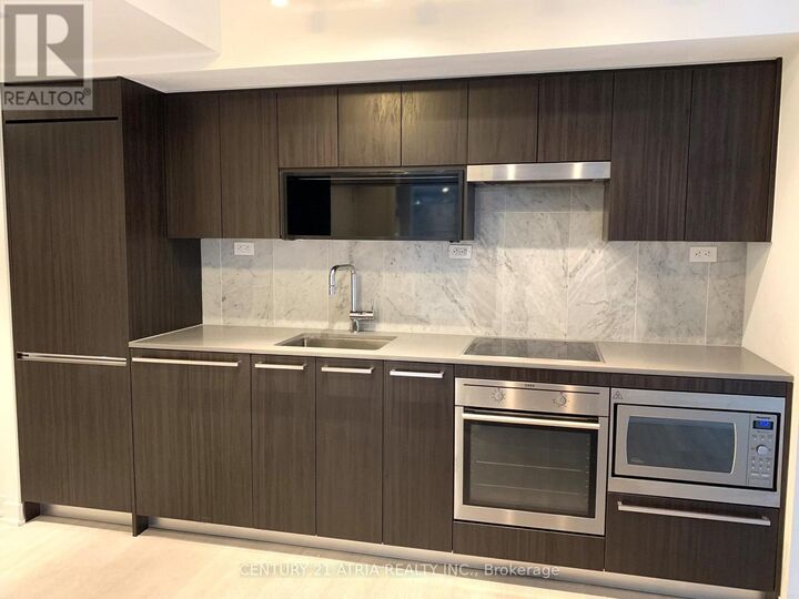 Property Photo:  80 Queens Whard Road 615  ON M5V 0J3 