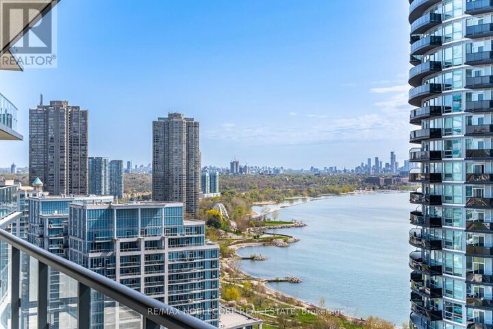Property Photo: 38 Annie Craig Drive 2105 ON M8V 0A8