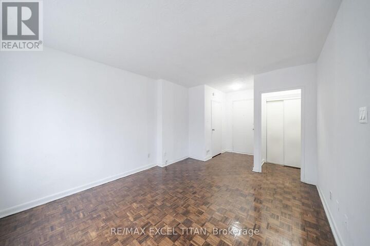 Property Photo: 2895 Bathurst Street 510 ON M6H 3A8