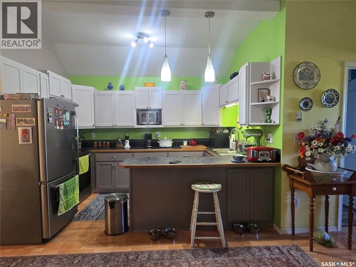 Property Photo:  200 Railway Avenue  SK S0C 0X0 