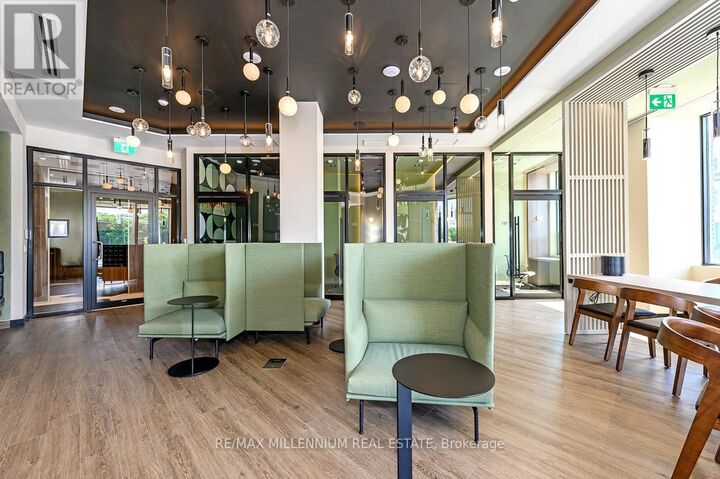 Property Photo:  2501 Saw Whet Boulevard 619  ON L6M 5N2 
