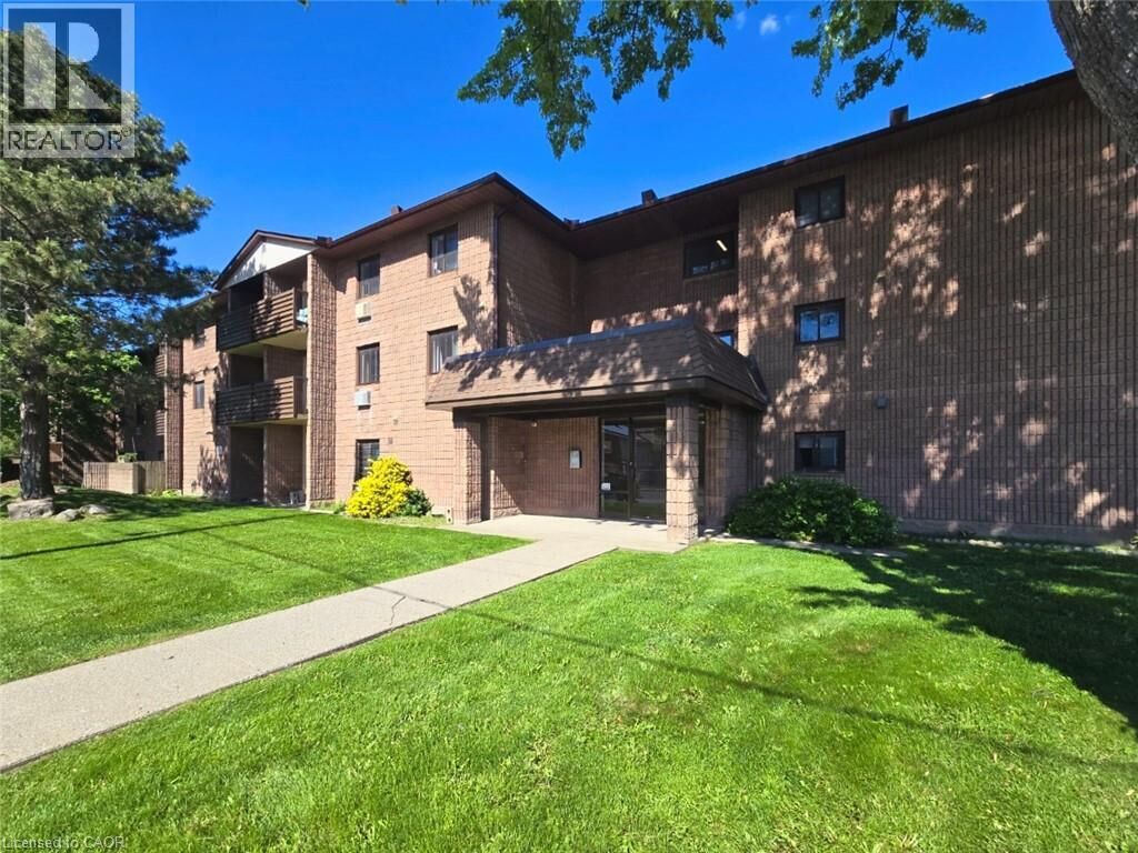 Property Photo: 72 Main Street East 211 ON L3K 5Z8