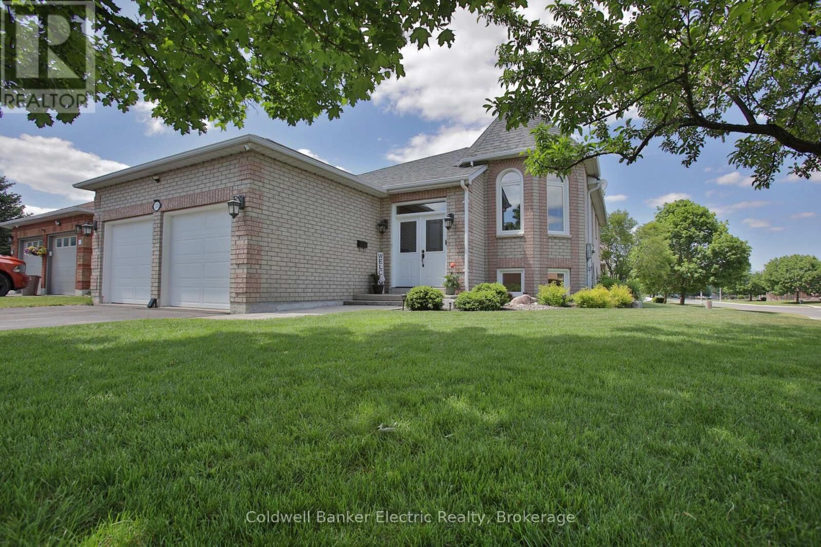 Property Photo: 1338 Wildlark Drive ON K9K 2J4