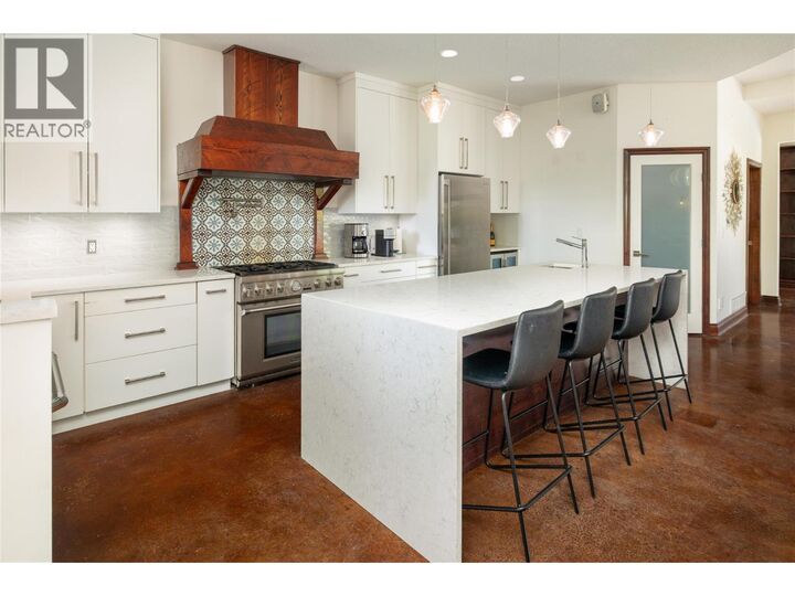 Property Photo: 1107 Henderson Drive BC V1P 1L8